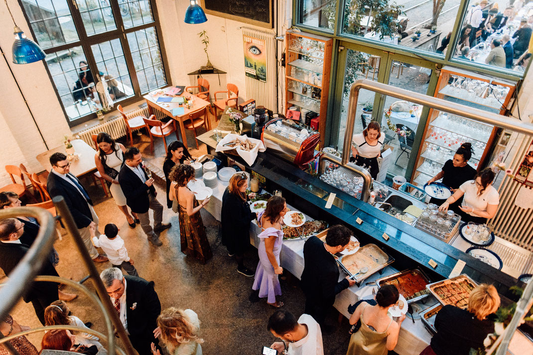 Hochzeitsfotograf aus Marburg Tomo Takemura, Rotkelchen, Waggonhalle