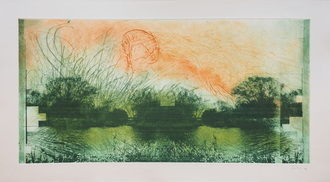 Landschaft an der Elbe im Sonnenuntergang und stark bewegt, Radierung Druckkunst von Katharina Lechner