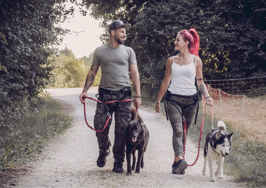 Portrait Fotografie Fotograf Vogt Wangen Ravensburg Fine Art Emotion Hund Portraitfotografie Husky Tierfotografie Tier Liebe Kuscheln Natur Singen Ehingen Wandern Spazieren