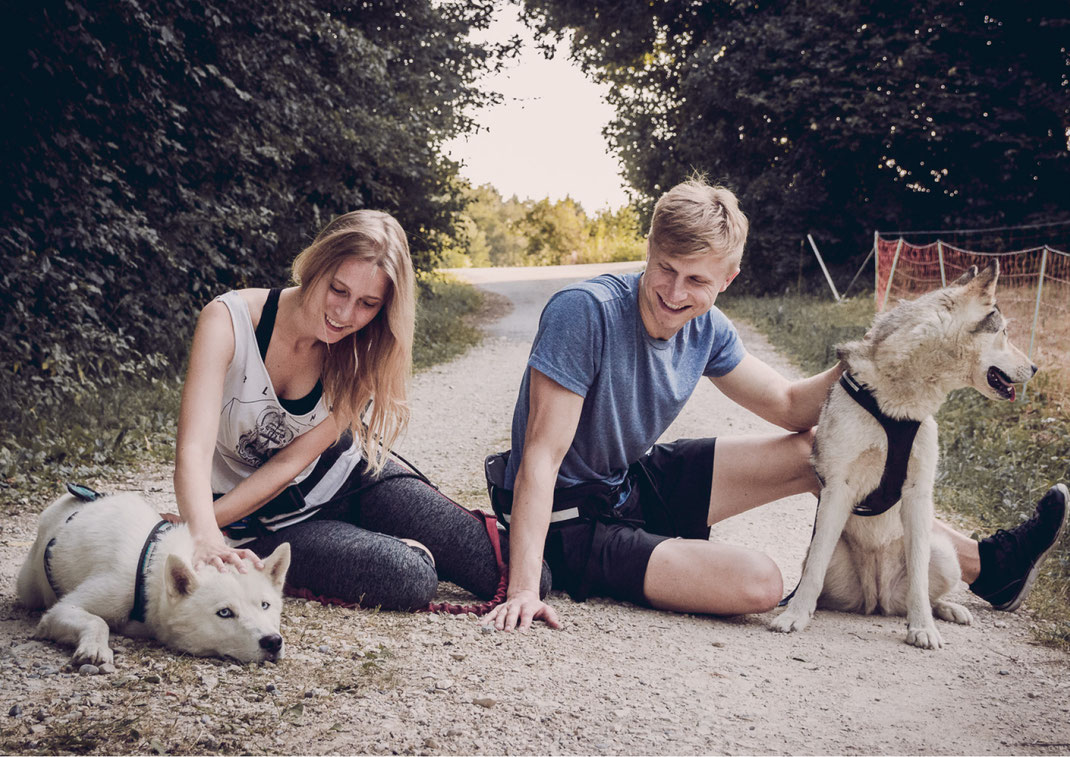 Portrait Fotografie Fotograf Vogt Wangen Ravensburg Fine Art Emotion Hund Portraitfotografie Husky Tierfotografie Tier Liebe Kuscheln Natur Singen Ehingen Wandern Spazieren