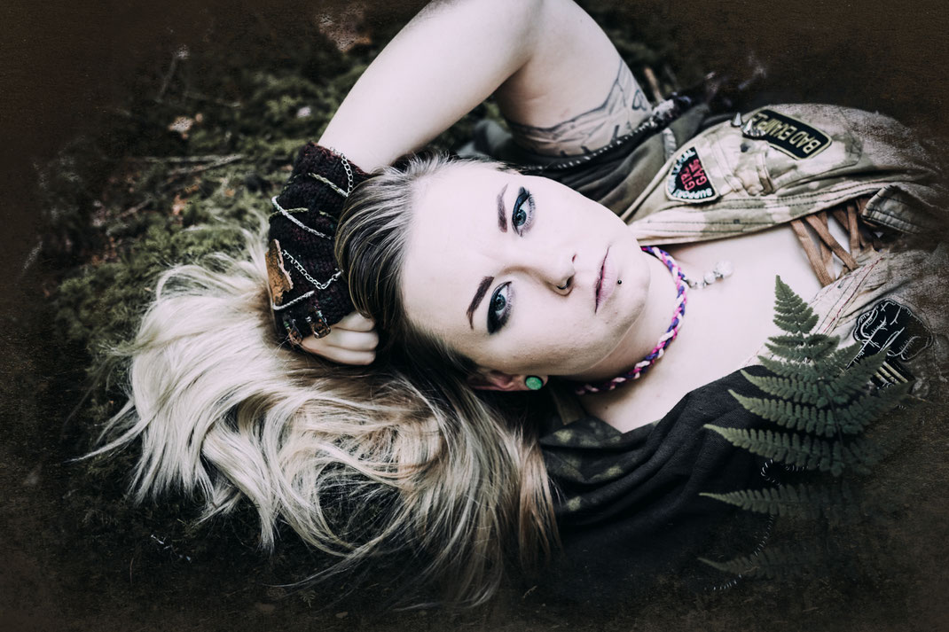 Fantasy Larp Cosplay Rollenspiel Portrait Fotografie Kostüm Fotograf kreativ Wien Vogt Wangen Ravensburg Fantasievoll Fine Art Shooting Model Photoshop Bildbearbeitung Endzeit Postapokalyptisch Kriegerin