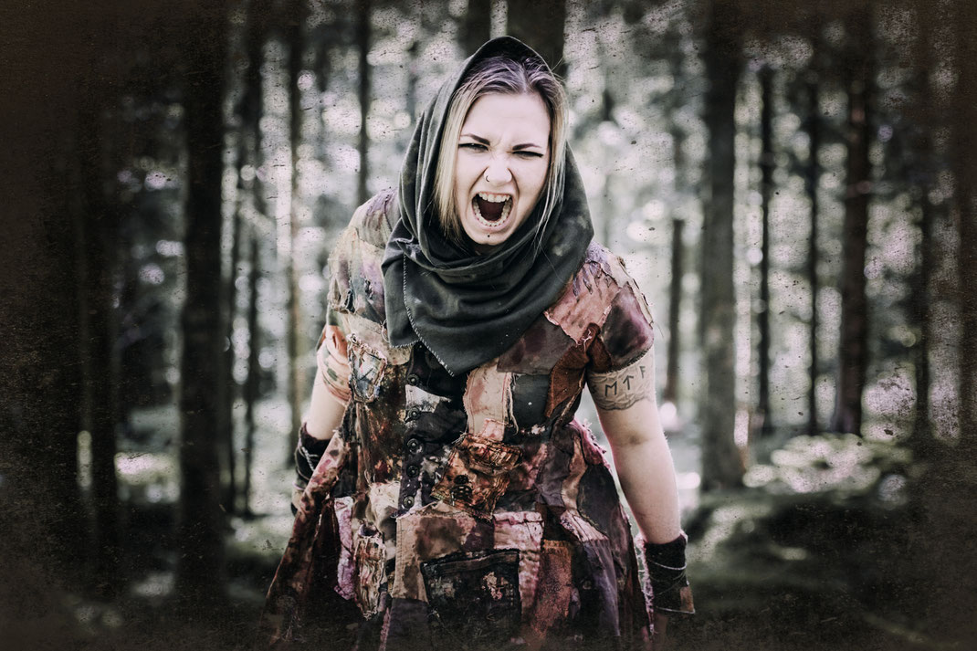 Fantasy Larp Cosplay Rollenspiel Portrait Fotografie Kostüm Fotograf kreativ Wien Vogt Wangen Ravensburg Fantasievoll Fine Art Shooting Model Photoshop Bildbearbeitung Endzeit Postapokalyptisch Kriegerin