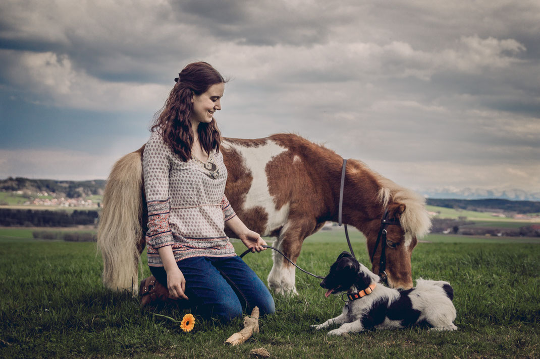 Portrait Fotografie Fotograf Vogt Wangen Ravensburg Fine Art Emotion Pferd Portraitfotografie Pony Shetlandpony Pferdefotografie Tier Liebe Wald Boho Cowgirl Bad Waldsee Tierfoto
