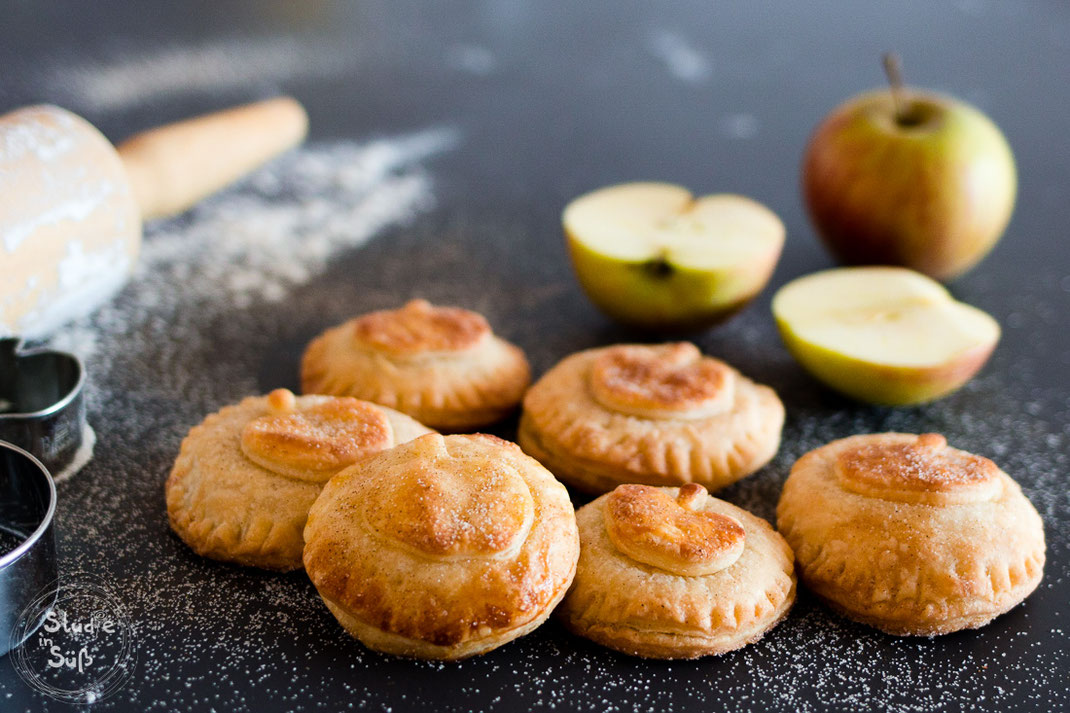 Rezept für köstliche Apfeltaler mit einer Füllung aus Apfelmus und Crème Fraîche