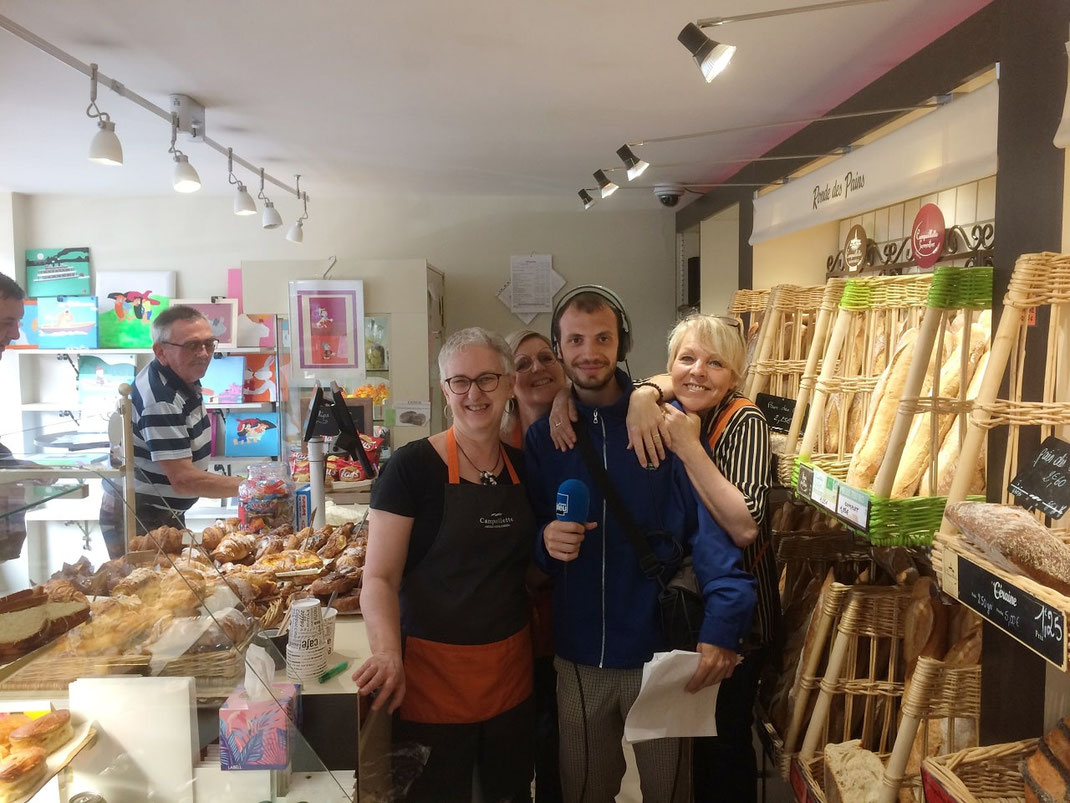 Félix MANGIN de France Bleu Lorraine Nord en reportage à la boulangerie Preisler de Courcelles-Chaussy