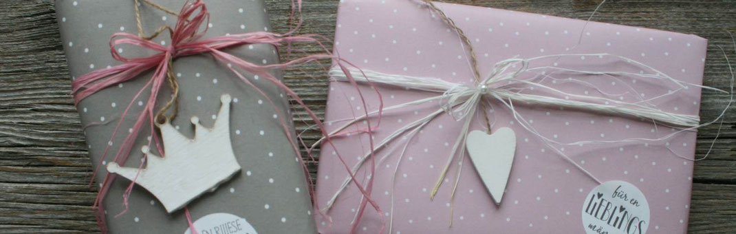 hübsch verpackte Geschenke