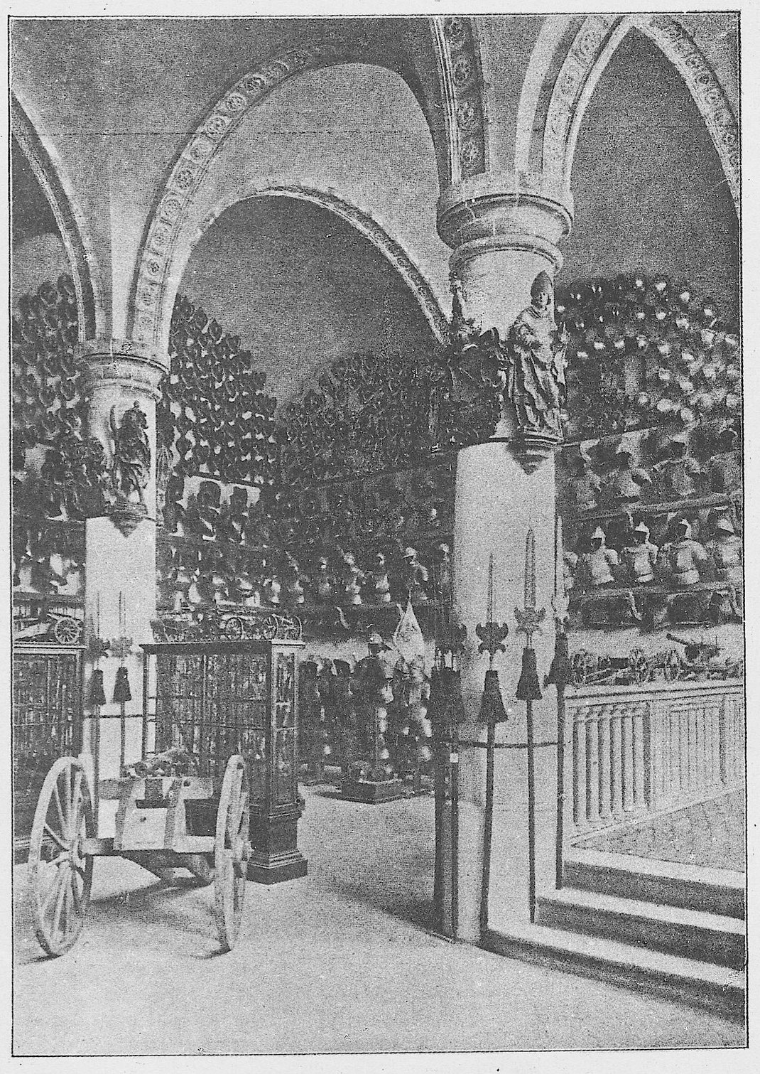 Abb. 2. Kleinere Waffenhalle.