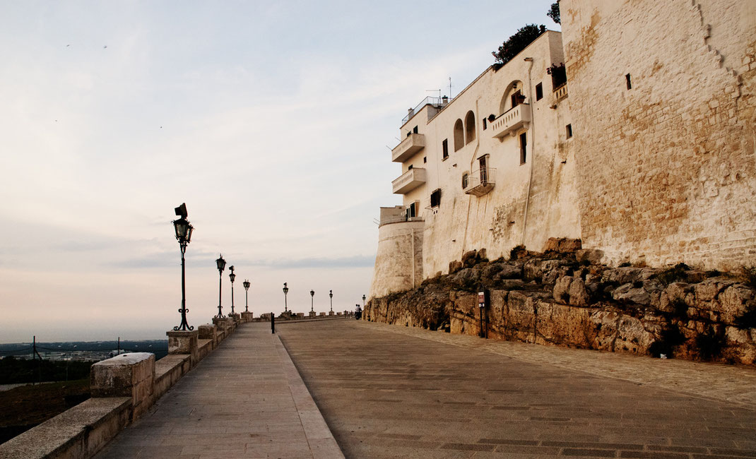 Ostuni, the "White Town" is one of the most stunning Cities in southern Italy. It is famous for it's whitewashed houses and a fascinating series of levels, staircases, small roads, alleyes and arches.  Ostuni's Citadel on top of the hill is a "Must"! 