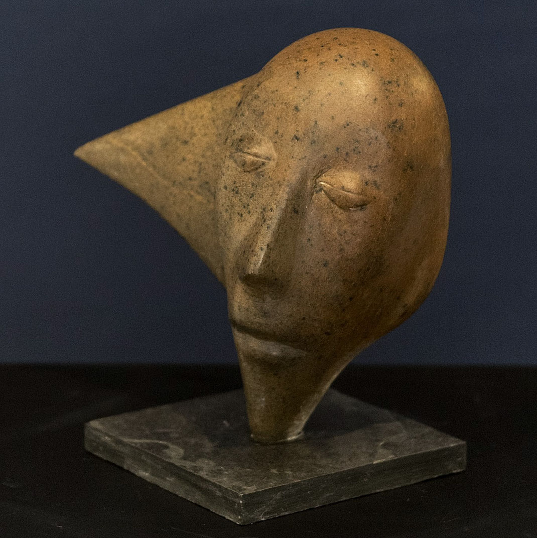 Heidrun Feistner: Ein Engel für Balach / Engel der Geschichte / Stein / 19,5 cm / 2025 / Foto Olaf Mokansky