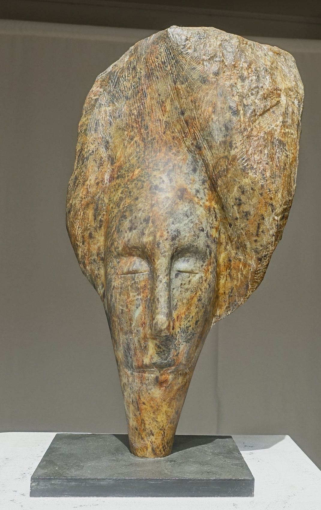 Heidrun Feistner: Ascherah / Stein / 37 cm / 2025 / Foto HF