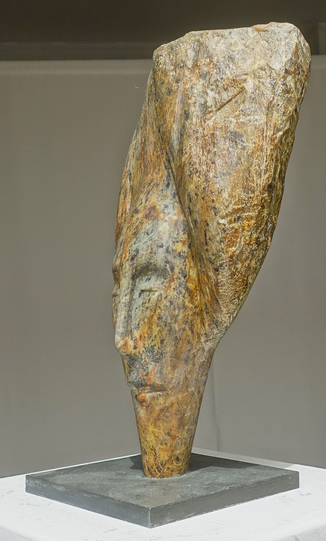 Heidrun Feistner: Ascherah / Stein / 37 cm / 2025 / Foto HF