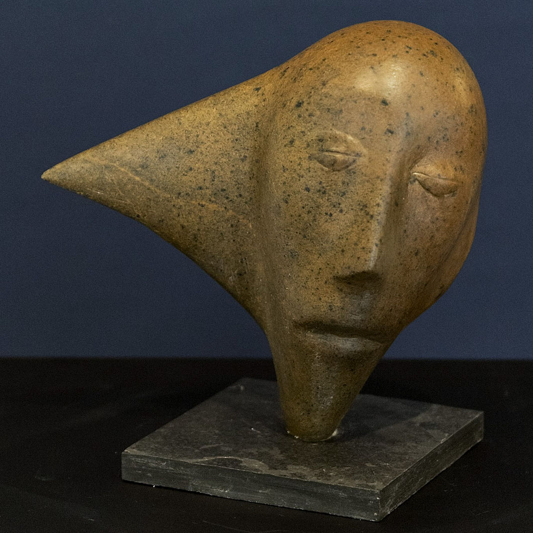 Heidrun Feistner: Ein Engel für Balach / Engel der Geschichte / Stein / 19,5 cm / 2025 / Foto Olaf Mokansky