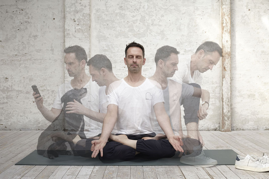 Eine regelmäßige, achtsame Praxis der ersten 4 Glieder des Yoga fördert die geistige, körperliche und seelische Gesundheit.