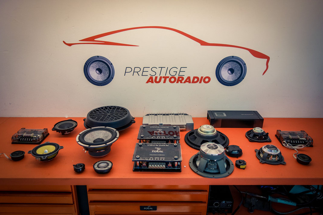 Installation HIFI  sur Porsche 991 serie limitée anniversaire 50 ans. Montage d'un kit Focal Utopia et d'un amplificateur Pioneer kit 2 voies avant et arriere’