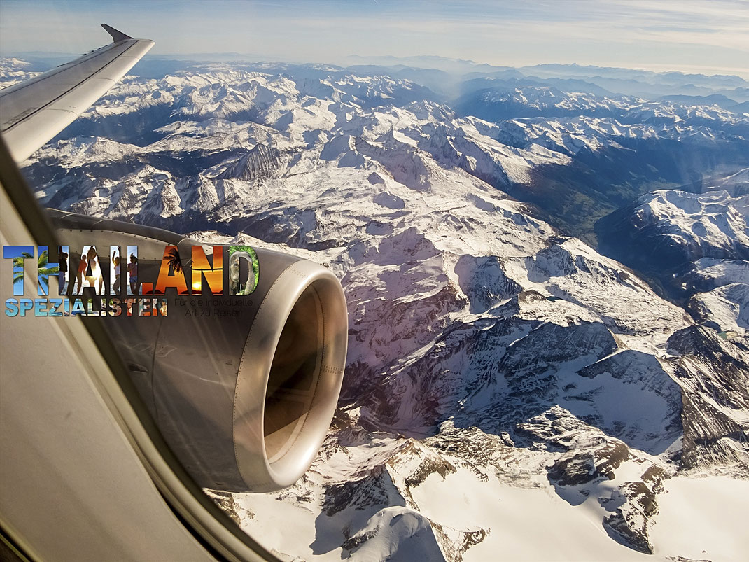 Flug über die Alpen mit der Fluggesellschaft Austrian Airlines