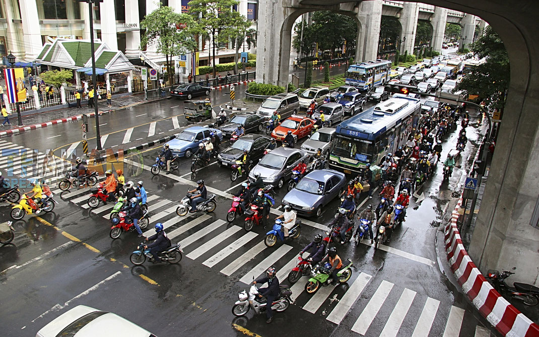 Strassenverkehr in Bangkok