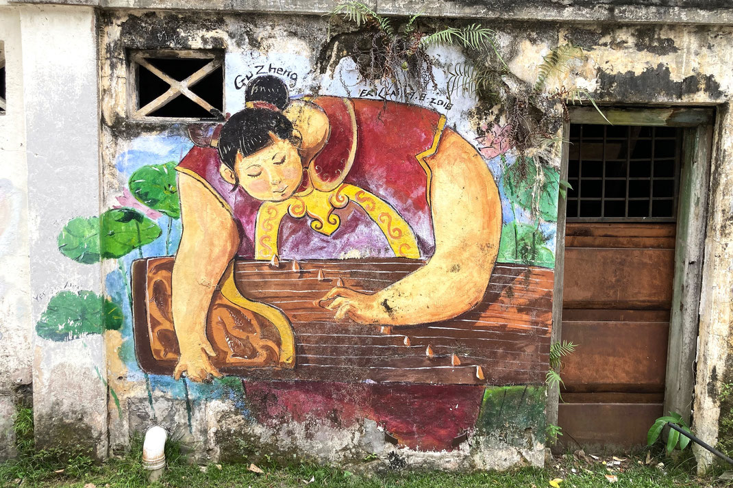 Die Streetart Erik Lai's und seiner Schülerinnen und Schüler findet man noch immer in der Stadt... Ipoh, Malaysia (Foto Jörg Schwarz)