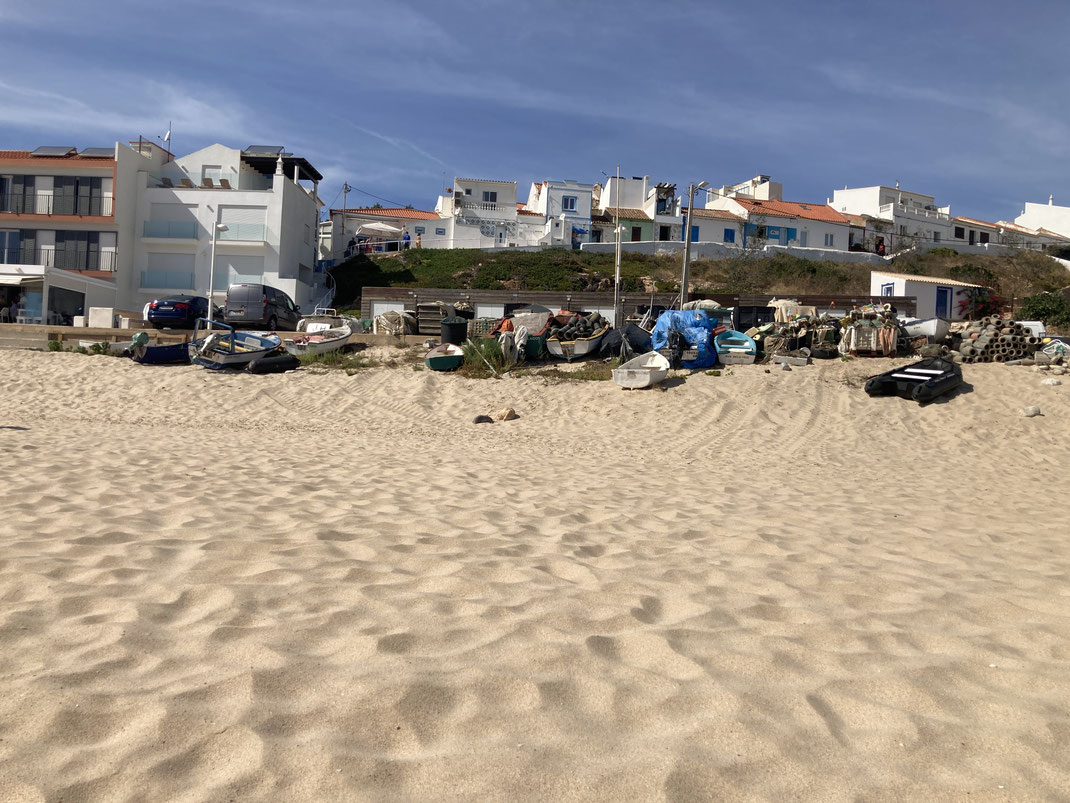 Salema, Portugal Spurenwechsler Reiseblog Reisetips Reise slow travel slowtravel Kultur Natur Weltreise Travel Reisefotografie Fotografie Photography Beaches Playa Kolumbien Colombia