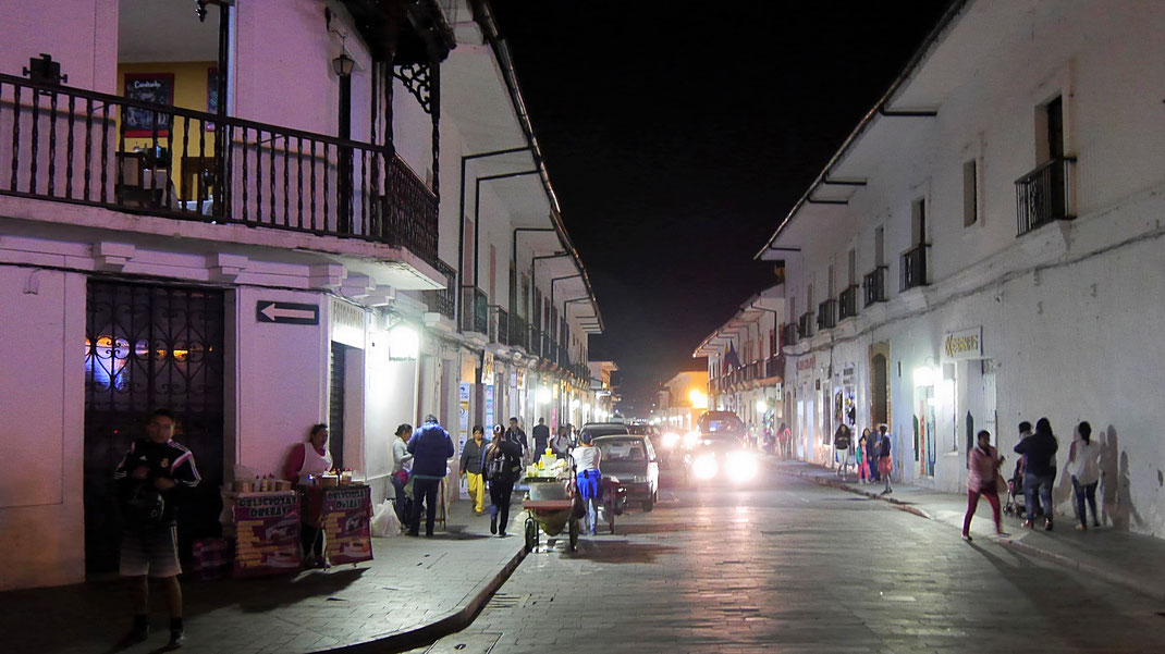 Auch in der Nacht eine Augenweide: Popayán, Kolumbien (Foto Jörg Schwarz)