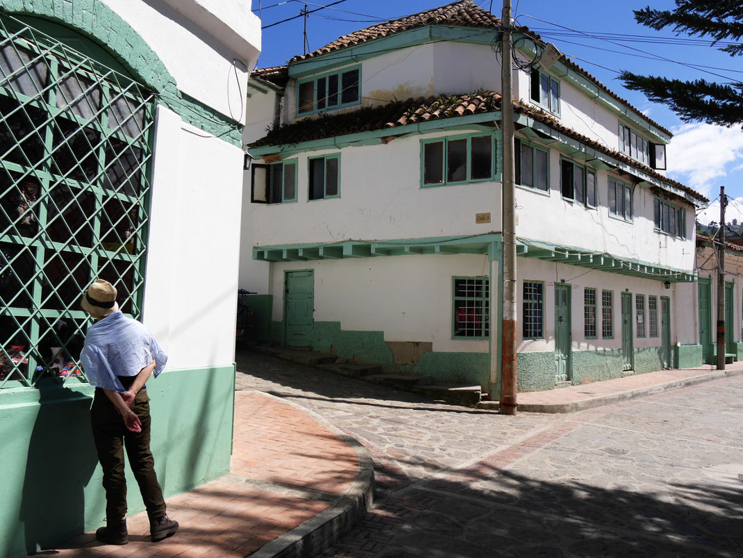 Eine ganze koloniale Stadt in Minzgrün und Weiß... El Cocuy, Kolumbien (Foto Jörg Schwarz)