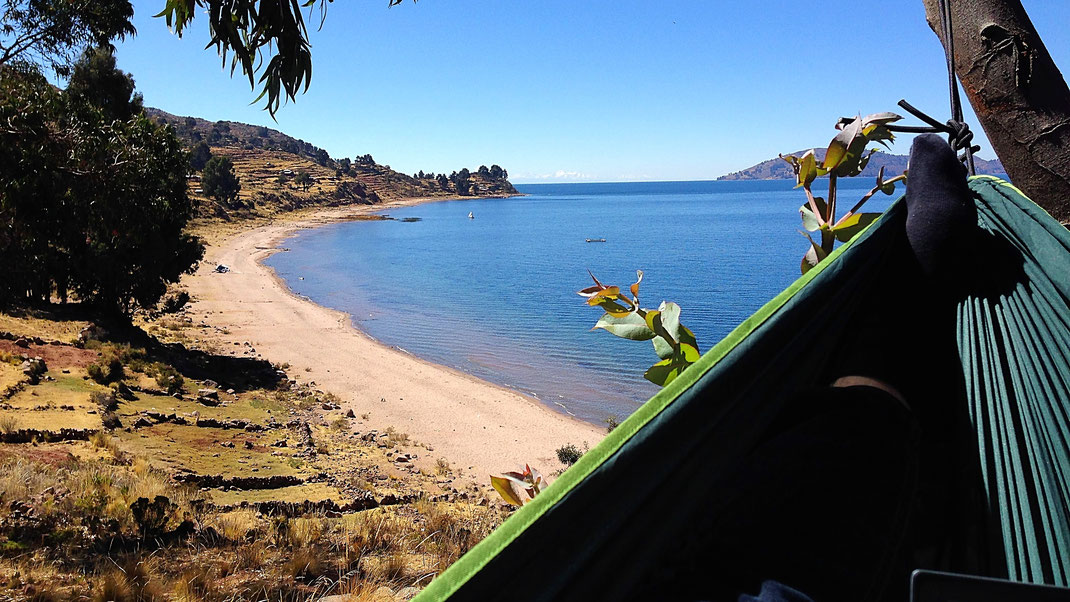 Chillen in der Hängematte über dem Titicacasee, Santa Maria - Lllachón, Puno, Peru (Foto Jörg Schwarz)