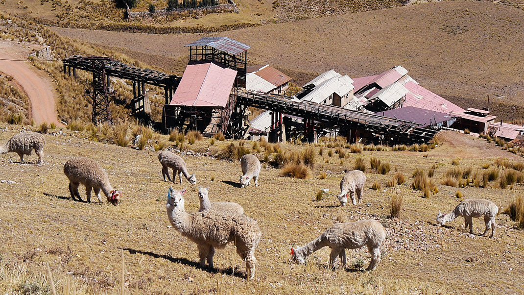 Der alte Verladebahnhof an der Mina de Santa Barbara, Huancavelica, Peru (Foto Jörg Schwarz)