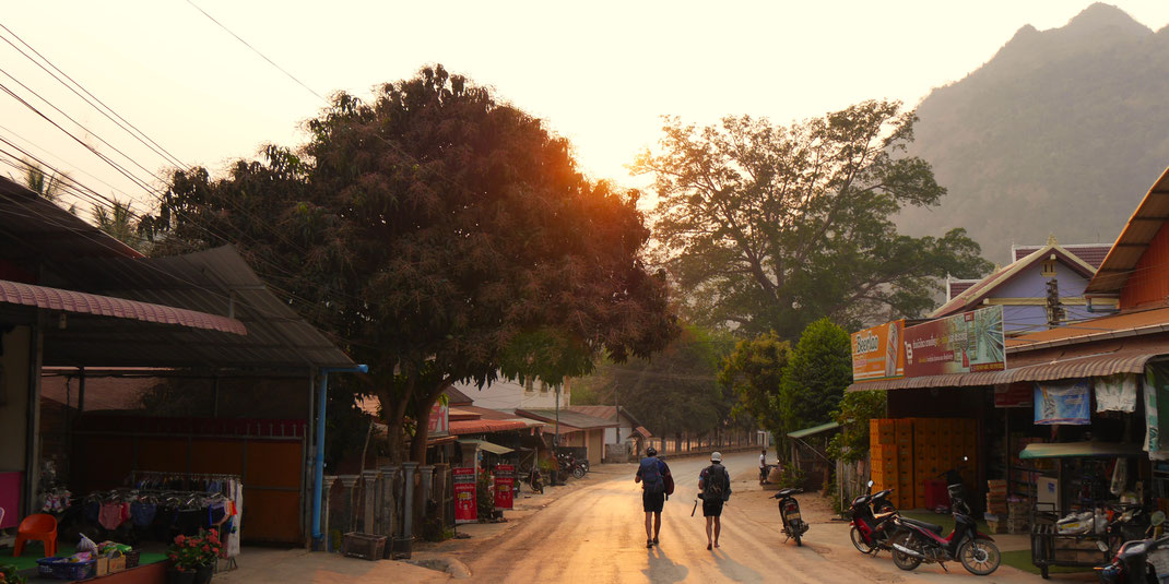 Bedauernswerter Abschied von Nong Khiaw - ein wirklich (noch) wundervolle Erfahrung! Fahrt hin - recht bald! Nong Khiaw, Laos (Foto Jörg Schwarz)