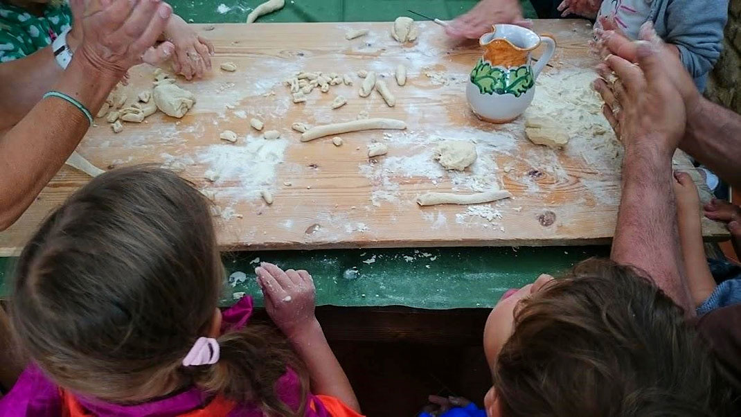 Nein, bei den Erwachsenen sehen die Cavatelli auch nicht besser aus... Sie schmecken trotzdem! (Foto Darius Behrouzi)