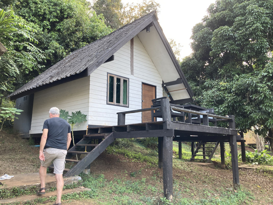 Unser schöner Bungalow am Hang... Soppong, Thailand (Foto Jörg Schwarz)