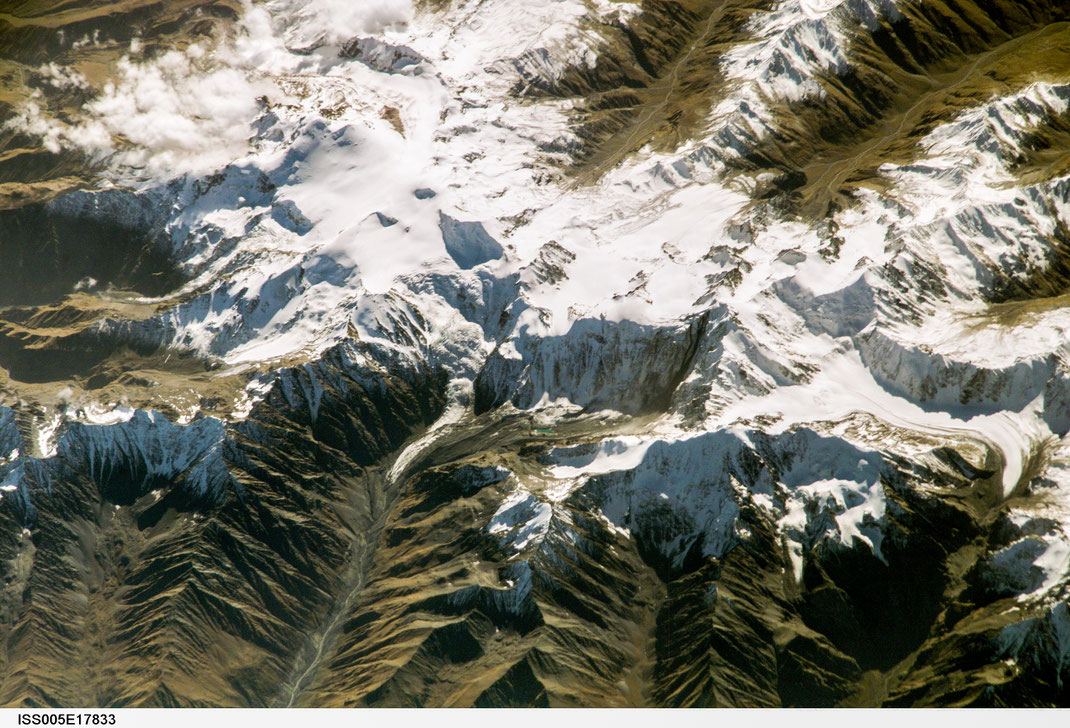 Mt. Kasbek, Georgia - From Image Analysis Laboratory, NASA Johnson Space Center, Photonumber (Mission-Roll-Frame) ISS005-E-17833 - eol.jsc.nasa.gov 