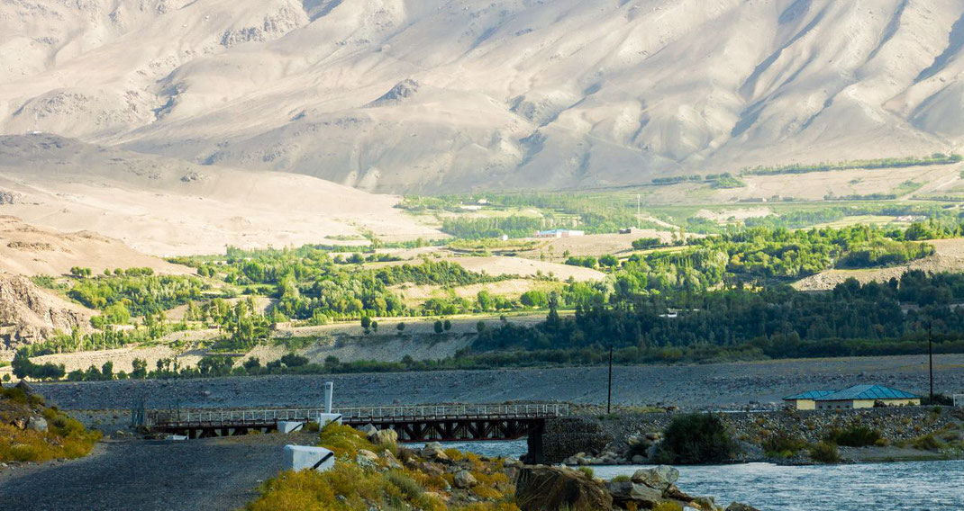 Tajikistan. Eshkashem, bridge to Afghanistan