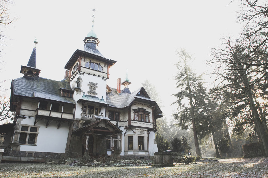 Hochzeitsfotograf Berlin Brandenburg Vintage Boho Wedding Schloss Heinrichshorst Winter Blumenkranz