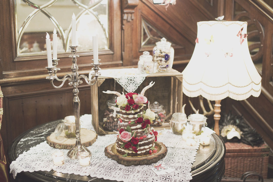 Hochzeitsfotograf Berlin Brandenburg Vintage Boho Wedding Schloss Heinrichshorst Winter Blumenkranz