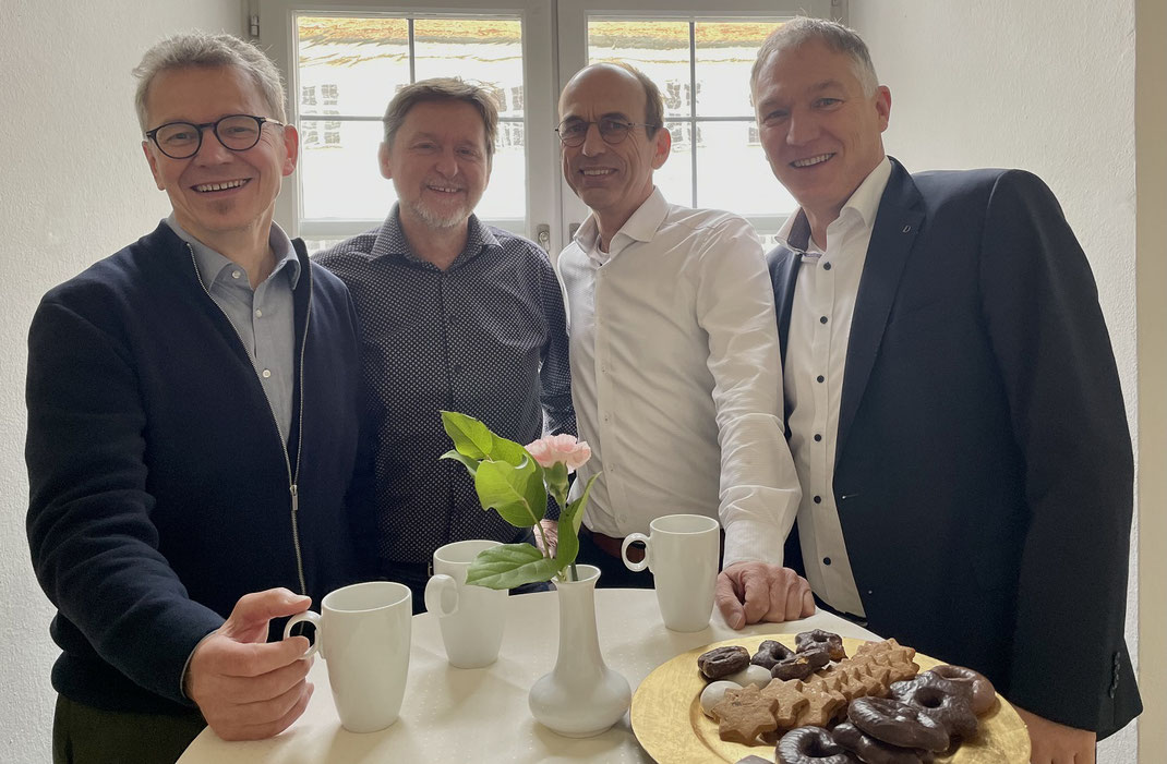 Pause in Irsee, Schulleiterdienstbesprechung: Gerhard Kilian (DON), Rainer Bartl, (Neusäß), Raimond Eberle (NÖ), Peter J. Hoffmann (Lauingen)