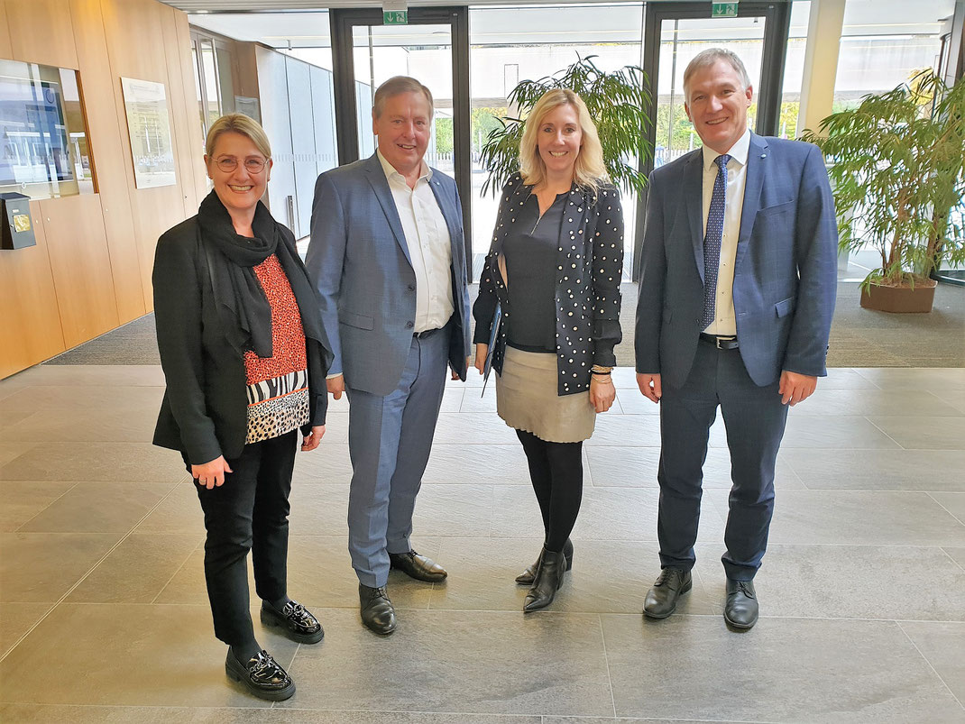 Anja Behnke, Johann Häusler, Anna Stolz, Peter J. Hoffmann
