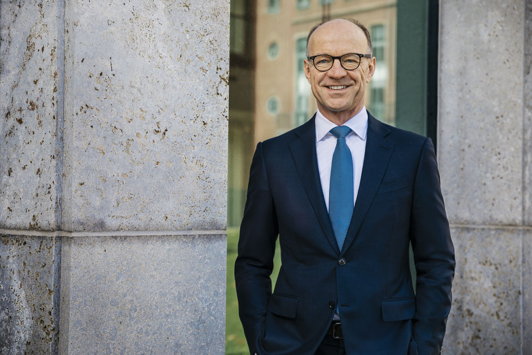 Porträtfoto Arno Antlitz Finanzvorstand Volkswagen AG | 2023 Fotografin: Anne Hufnagl
