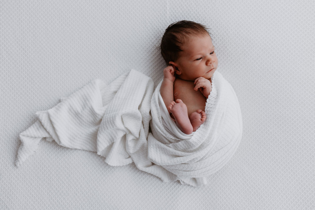 Baby Fotograf, Baby Shooting, Newborn Shooting drei Monate, Sevi Koch, Nicole Hecht, Babyfotograf Dingolfing, Babyfotograf Landshut, Babyfotograf Straubing, Babyfotograf Deggendorf, Newborn Fotograf, Stefanie Rössner