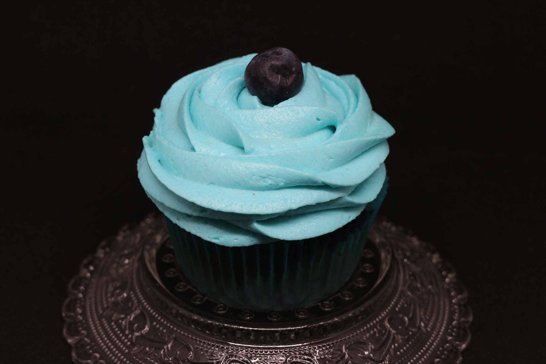 blueberry cupcake