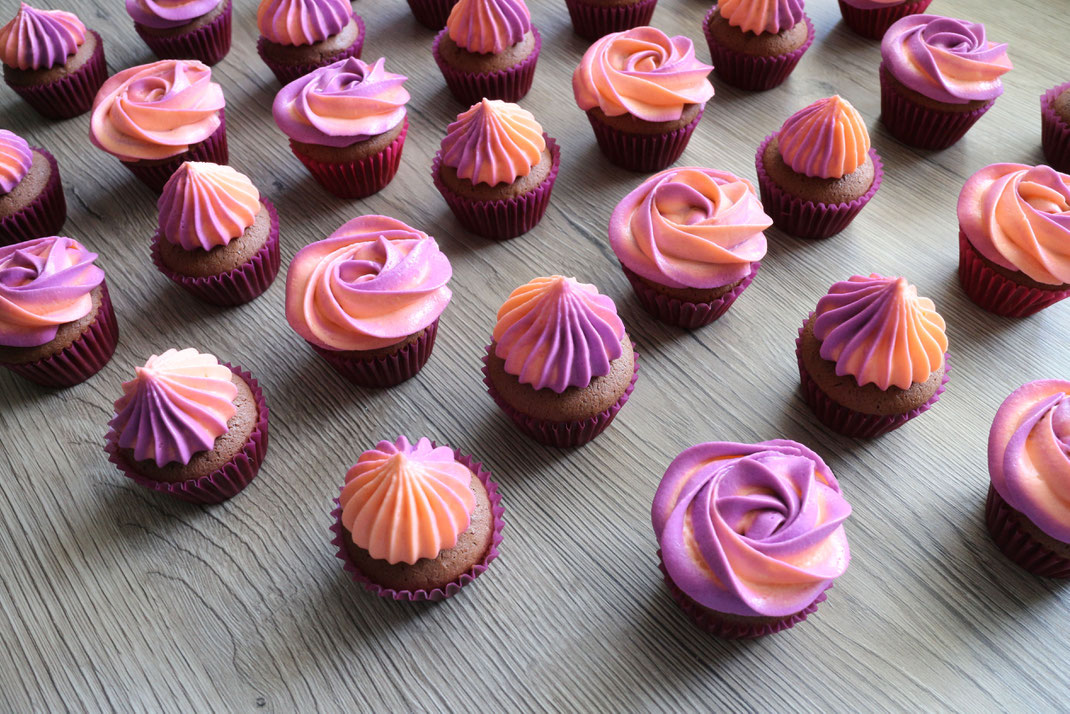 bicoloured cupcakes