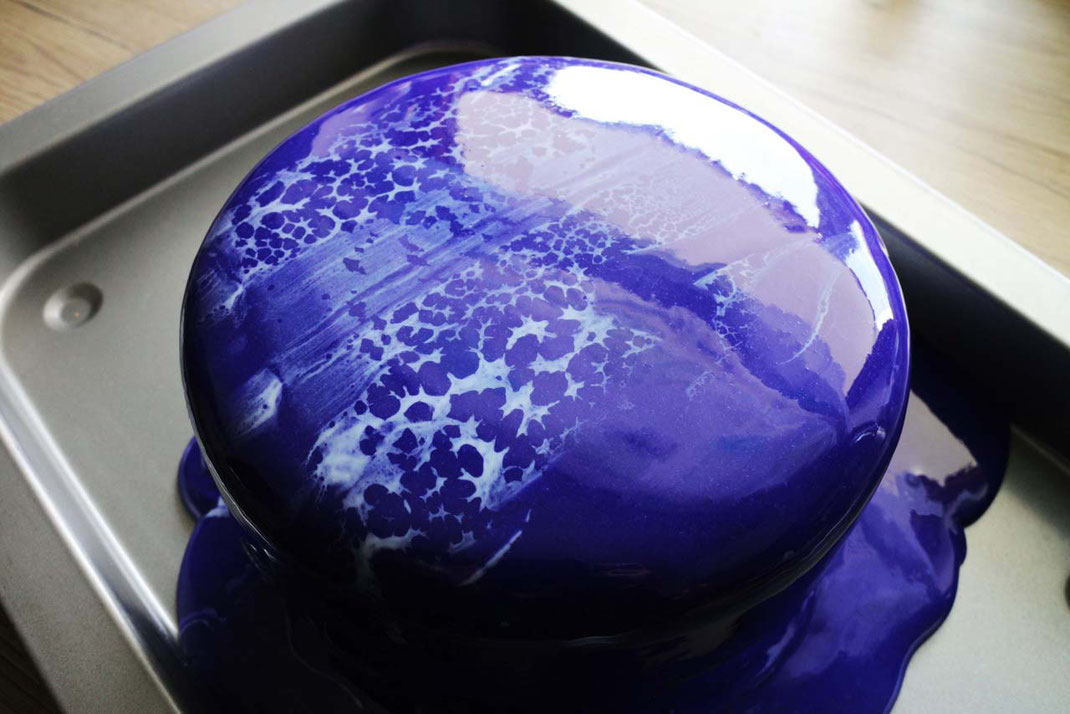 leopard or spider web mirror glaze