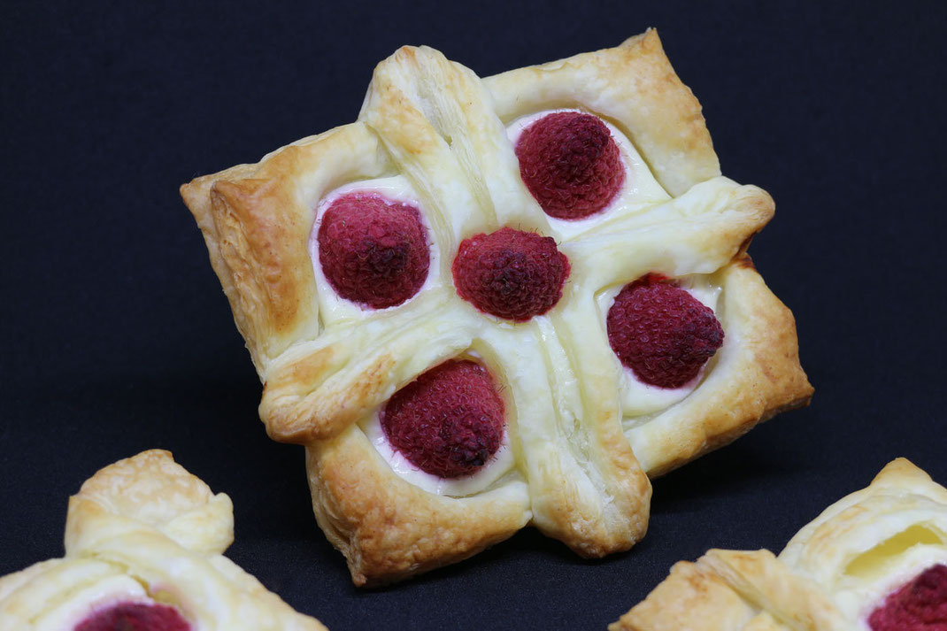 raspberry pastry