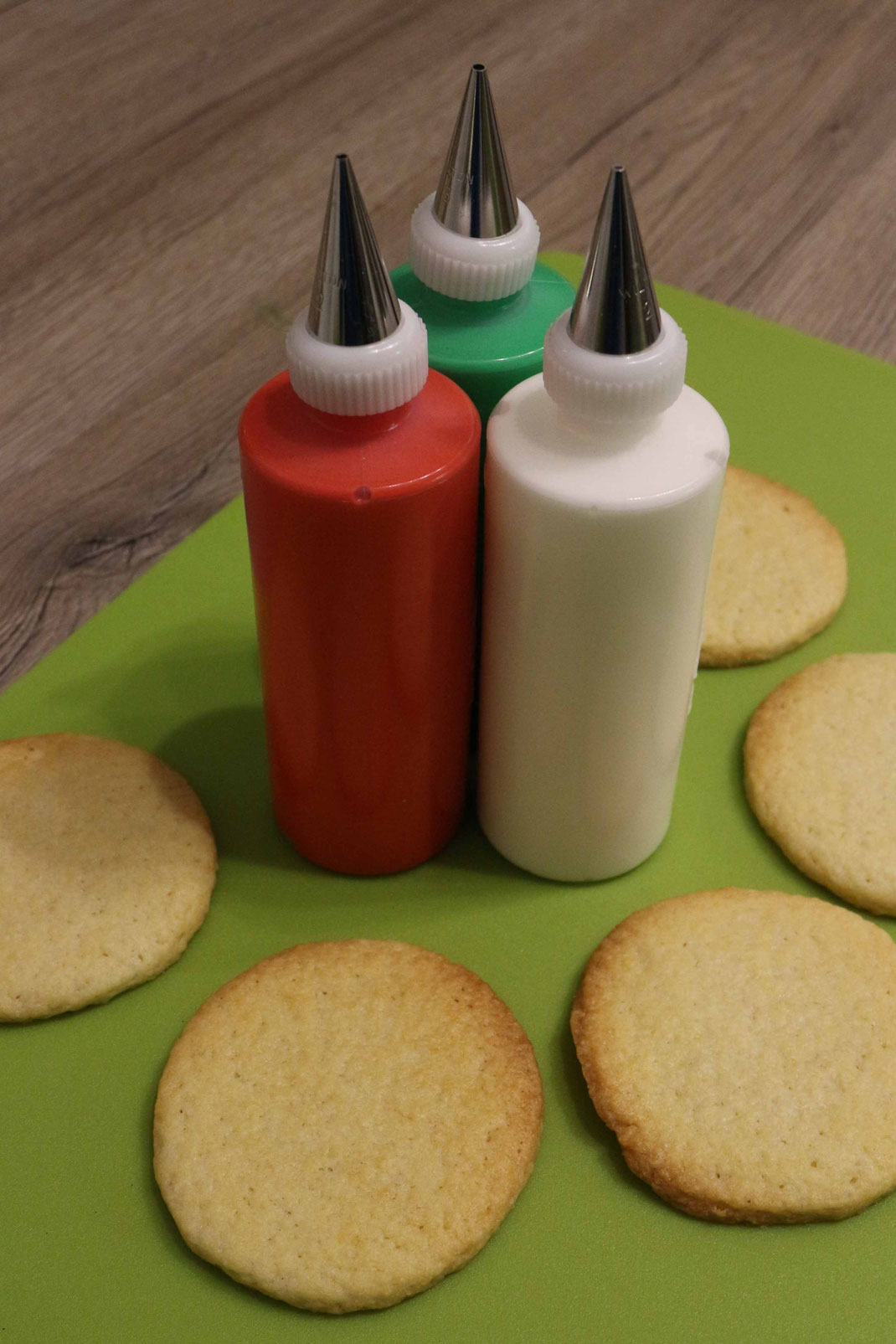 ingrediences for simple christmas pattern cookies