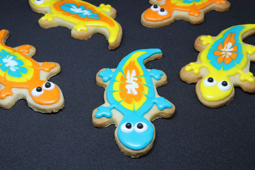 gang of lizard cookies