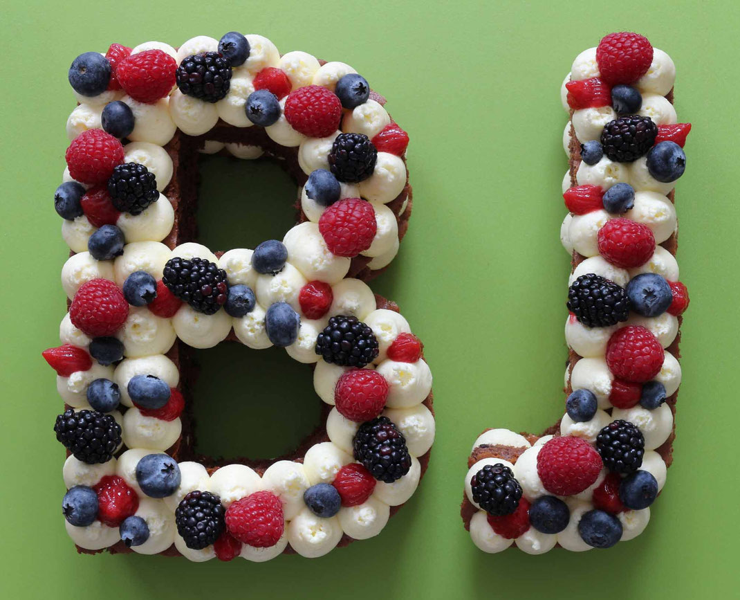 letter cake