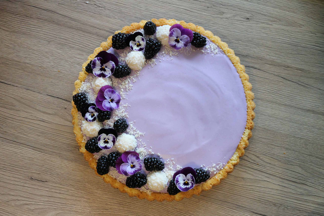 coconut berry cheesecake