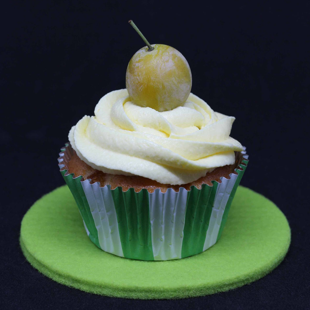 yellow plum cupcakes