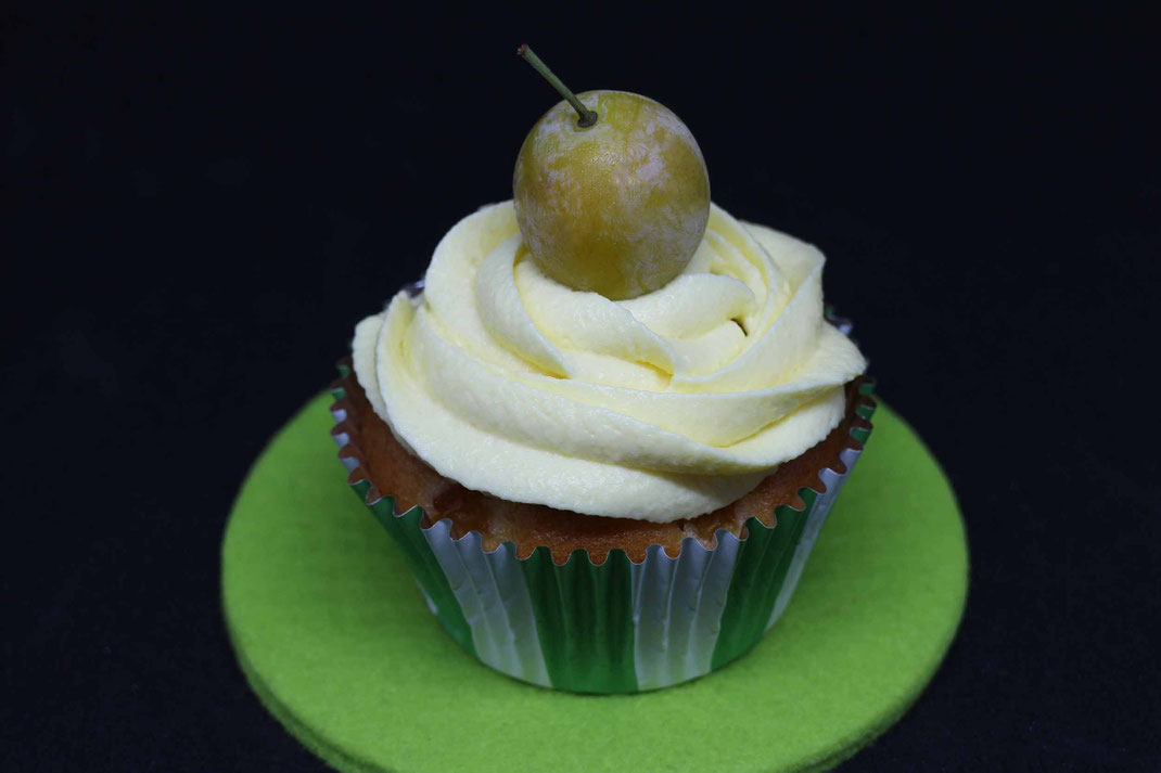 yellow plum cupcakes