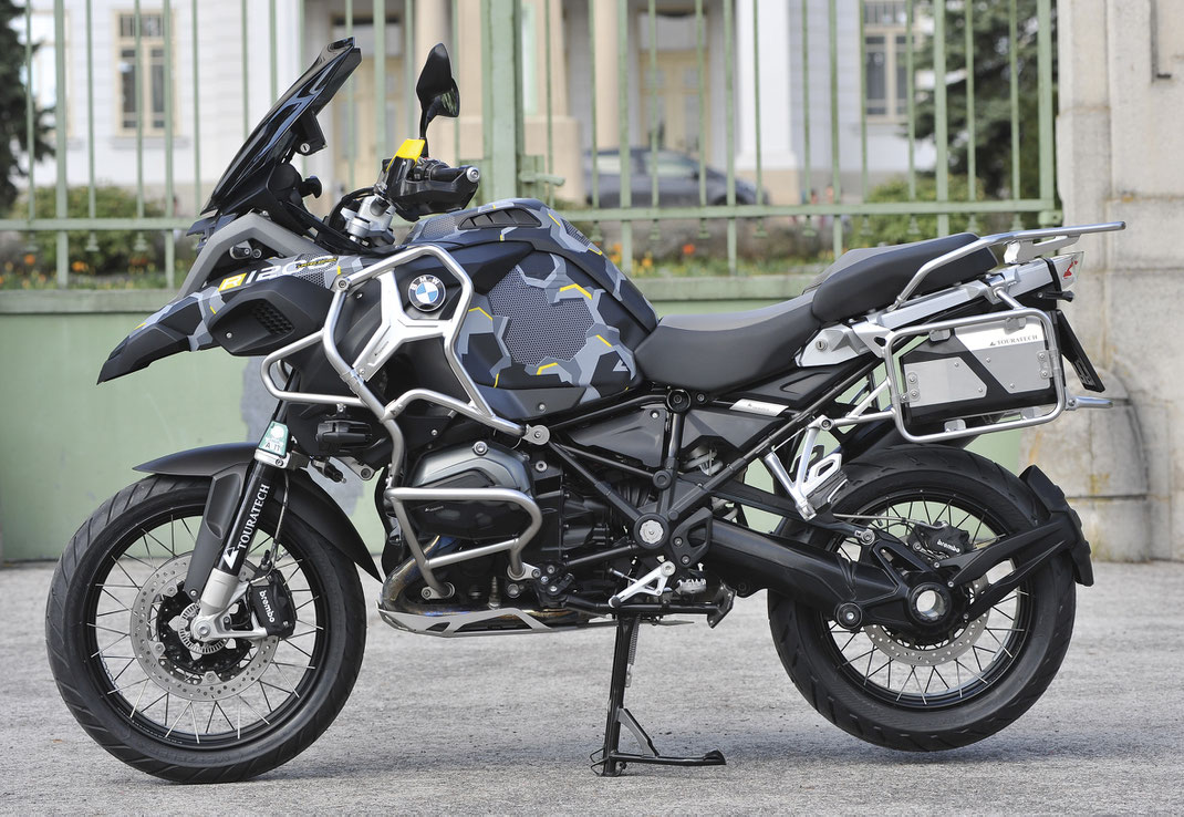 Kein Airbrush, kein Dekorsatz: individuelles Design gezeichnet und gedruckt auf Folie, Spezialist für Motorradfolierung insbesondere BMW GS GS1200 R1200GS R1300GS GS1300 R1250GS Adventure