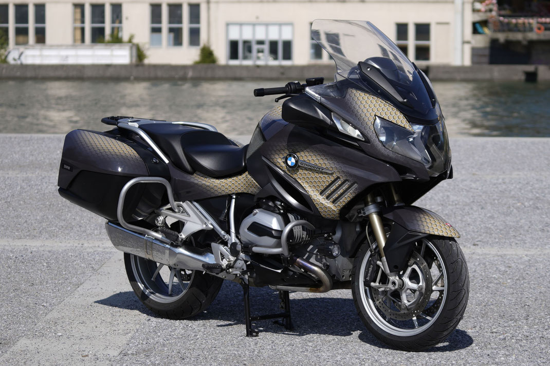 Kein Airbrush, kein Dekorsatz: individuelles Design gezeichnet und gedruckt auf Folie, Spezialist für Motorradfolierung insbesondere BMW GS GS1200 R1200GS R1300GS GS1300 R1250GS R1200RT R1250RTAdventure