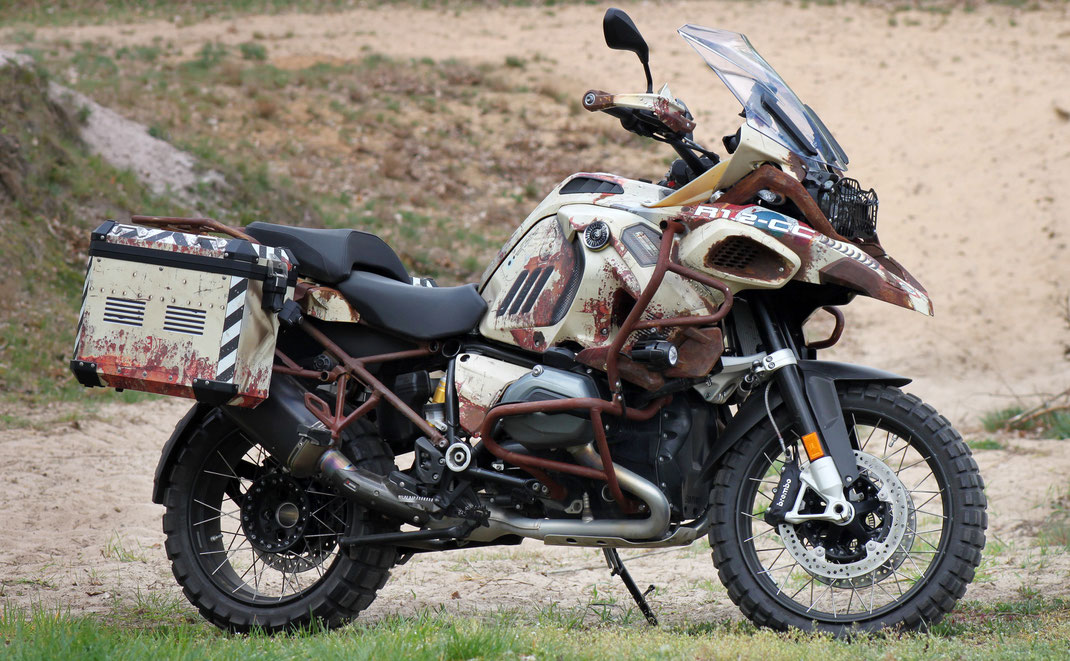 Kein Dekorsatz: individuelles Design gezeichnet und gedruckt auf Folie, Spezialist für Motorradfolierung insbesondere BMW R1200GS R1250GS R1300GS R1200RT R1300RT 